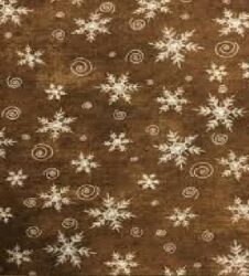 25210-Christmas-Whimsy-motifs-blancs-sur-fond-Marron.jpg